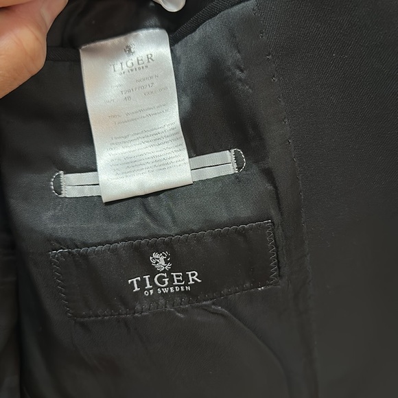 Tiger of Sweden Suits -48 - Picture 7 of 10